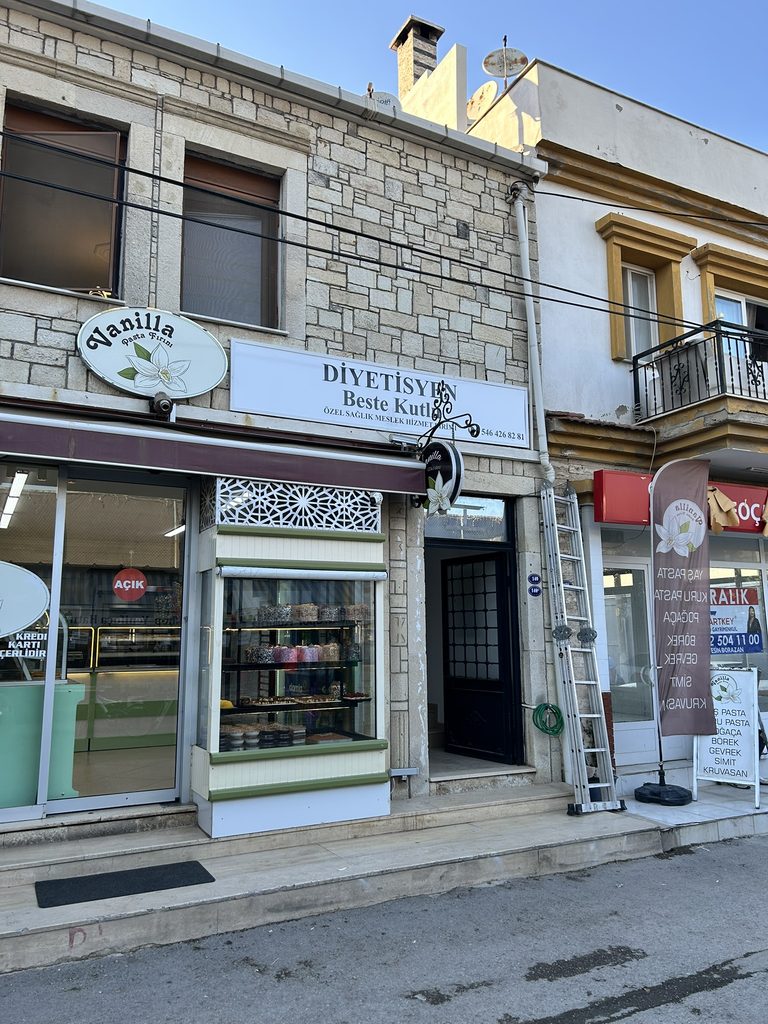 Yeni Foça Diyetisyen Beste Kutlu ışıksız tabela uygulaması