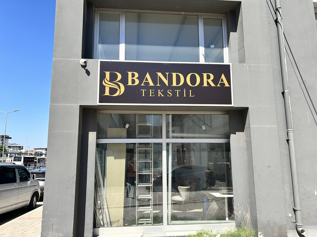 İzmir Çiğli Bandora Tekstil germe branda tabela montajı