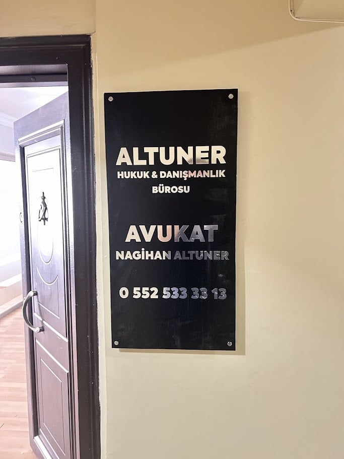 Menemen hukuk bürosu krom vidalı kapı önü tabelası